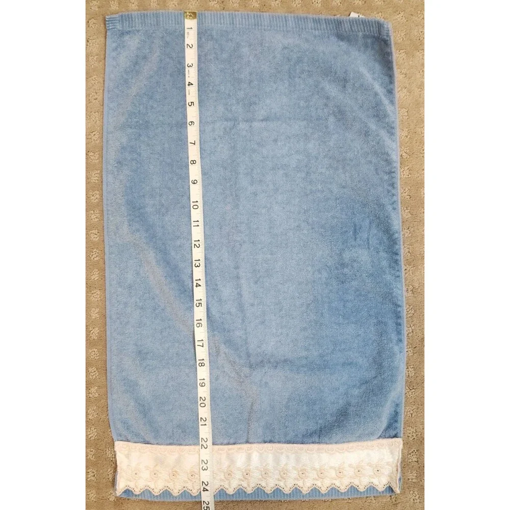 Vtg Saturday Knight Ltd Blue Embroidered Satin Trim Floral Bath & Hand Towel USA